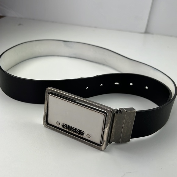 Guess 4 Way Black/white Leather Belt - Picture 2 of 10